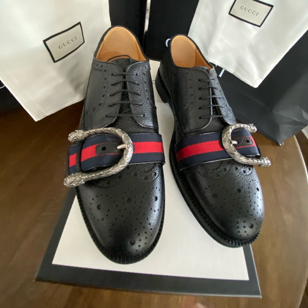 Gucci MEN'S MARTIN BROGUE LEATHER BUCKLED SHOES